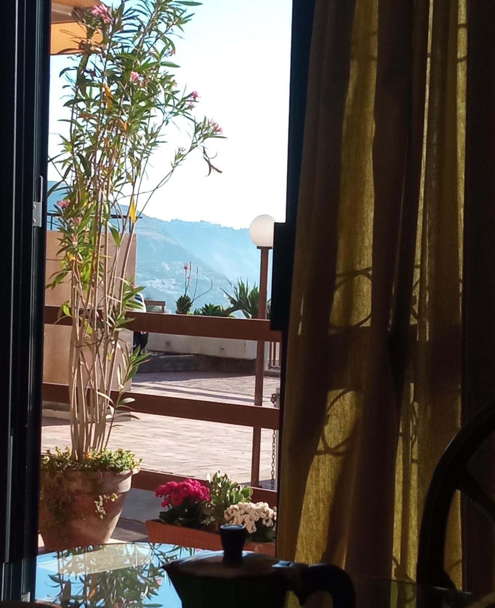 Mara'S House, 10 Minuti A Piedi Dal Centro, Parcheggio Privato Leilighet Taormina Eksteriør bilde
